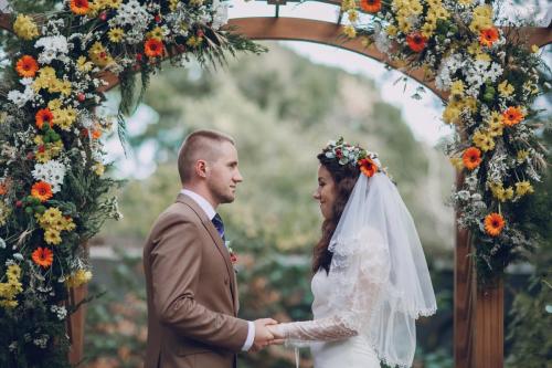 Simi Flowers & Gifts, Simi Wedding Flowers, Ventura County Florist, Wedding Floral Arch