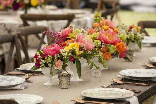 Simi Flowers & Gifts, Simi Wedding Flowers, Ventura County Florist, Wedding Reception Flowers