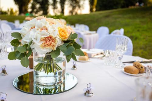 Simi Flowers & Gifts, Simi Wedding Flowers, Ventura County Florist, Wedding Reception Flowers